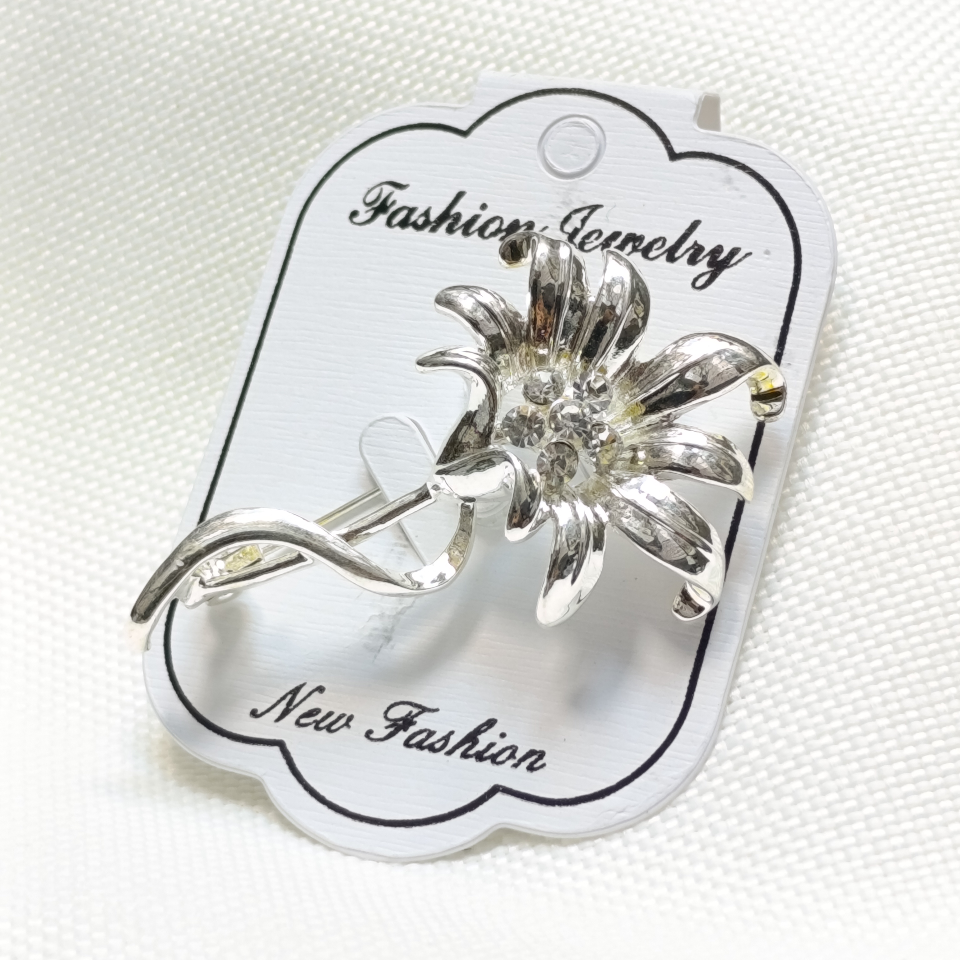 گل سینه مدل استیل رنگ ثابت